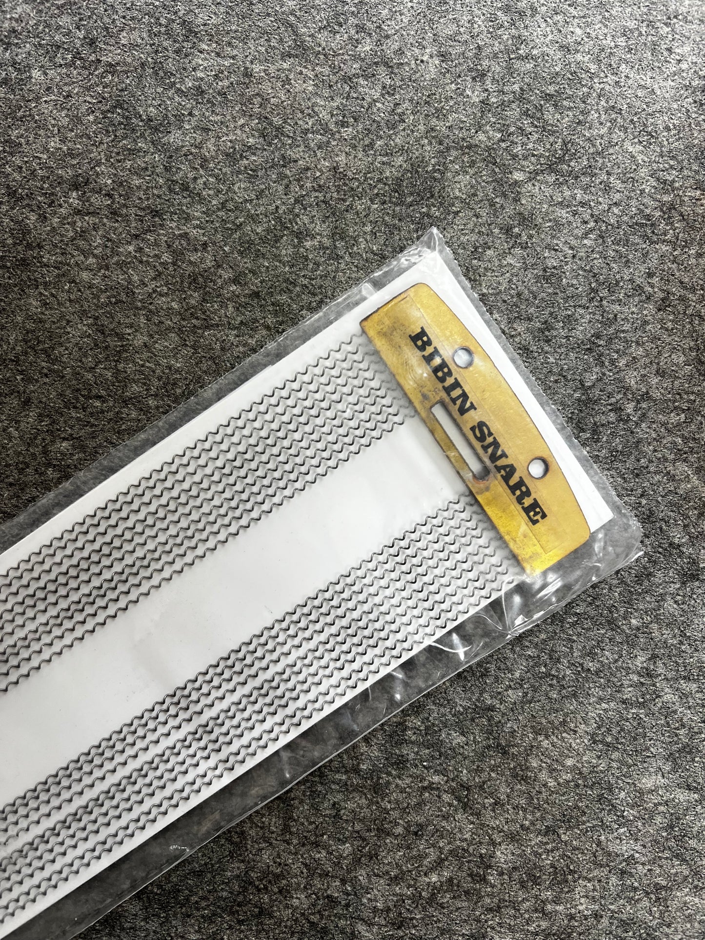 UVERSAL Snareteppich von Zoran Bibin – 2x10 Edelstahl Wires, Handgefertigt, 13/14 Zoll